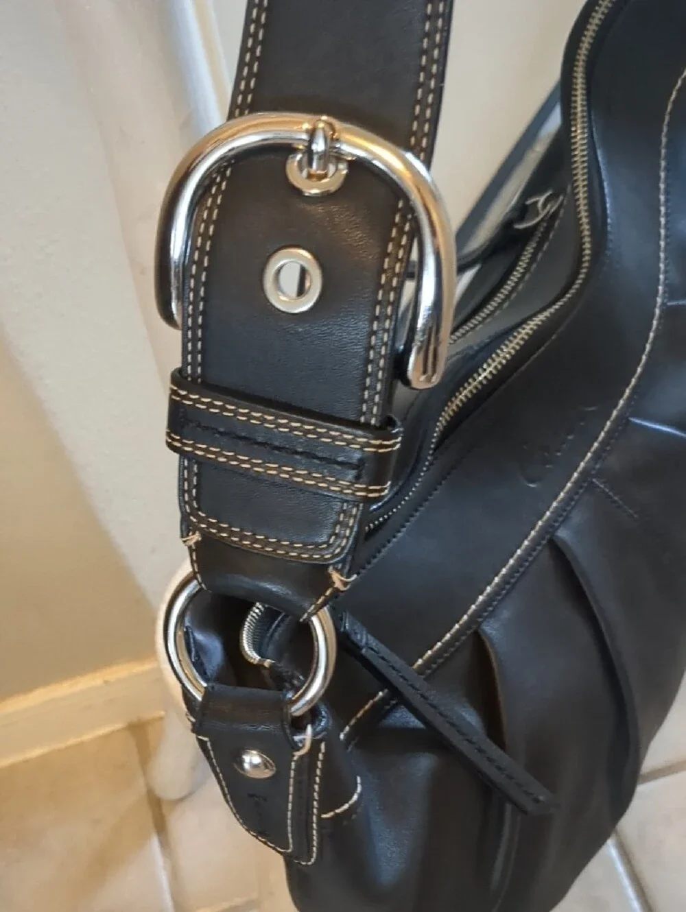 Coach Soho Black Leather Shoulder Bag with Contrast Stitching